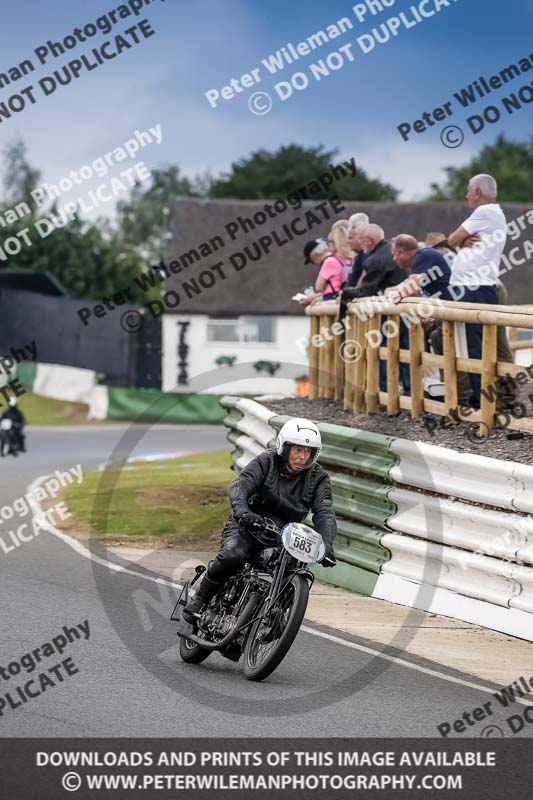Vintage motorcycle club;eventdigitalimages;mallory park;mallory park trackday photographs;no limits trackdays;peter wileman photography;trackday digital images;trackday photos;vmcc festival 1000 bikes photographs